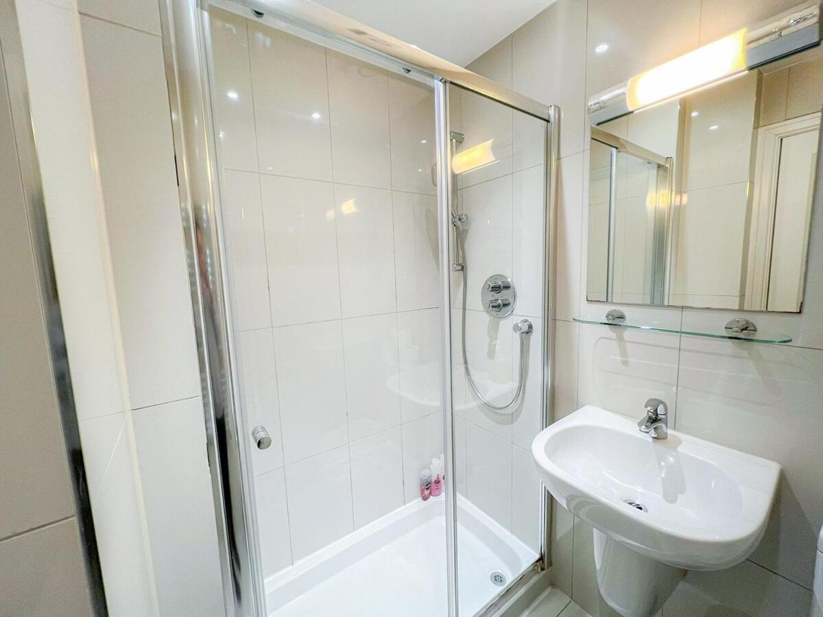 3 Bedroom Apartment With Private Terrace In Pimlico, Westminster, Victoria London Eksteriør bilde