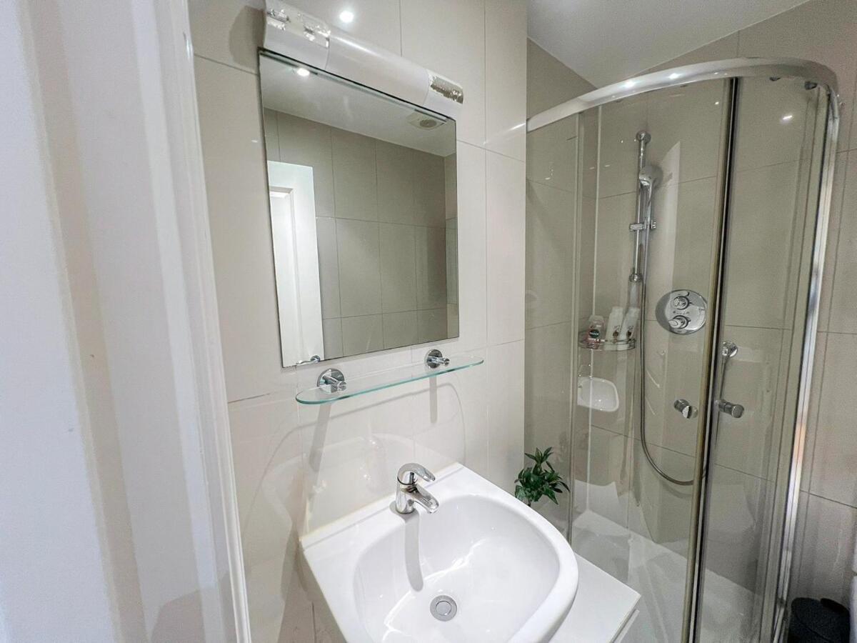 3 Bedroom Apartment With Private Terrace In Pimlico, Westminster, Victoria London Eksteriør bilde