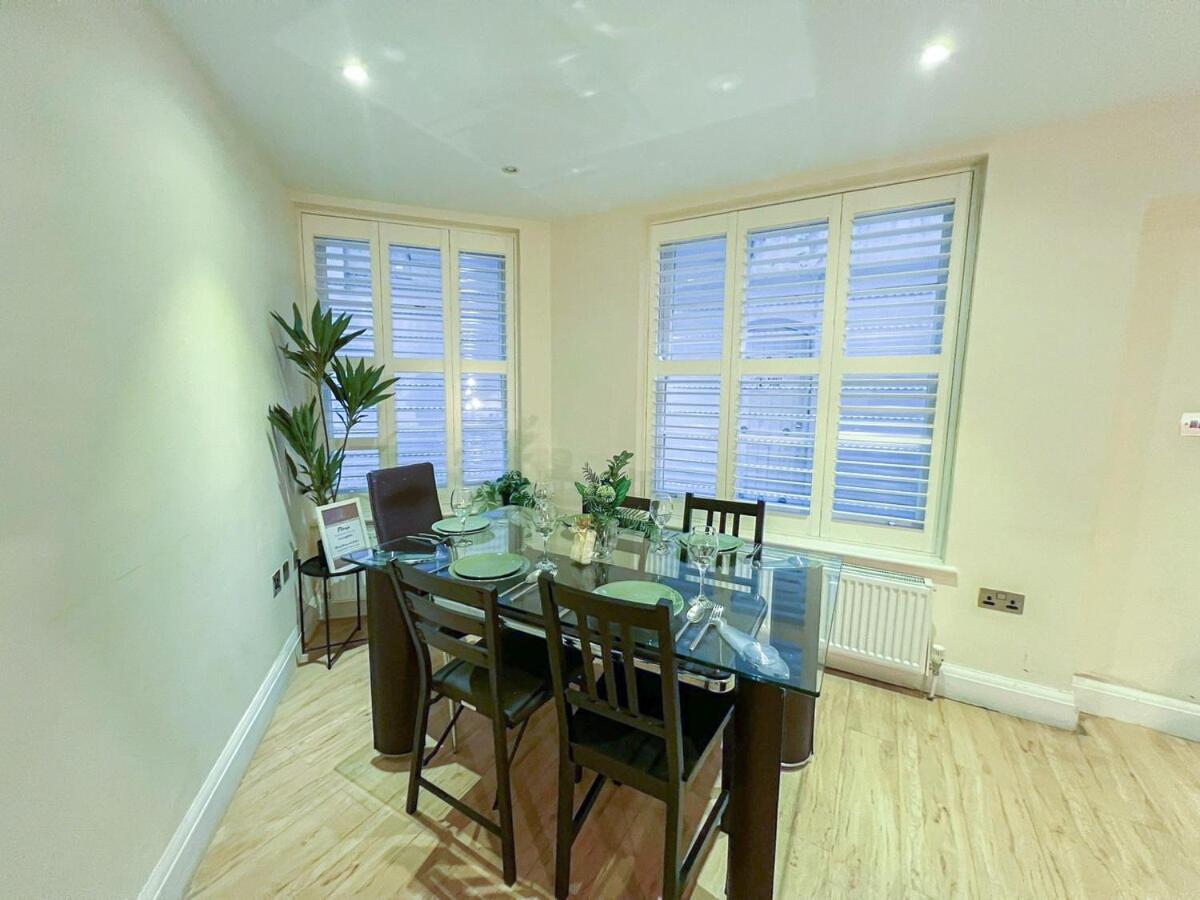 3 Bedroom Apartment With Private Terrace In Pimlico, Westminster, Victoria London Eksteriør bilde