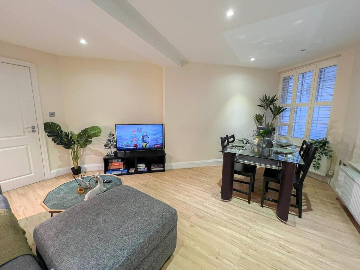 3 Bedroom Apartment With Private Terrace In Pimlico, Westminster, Victoria London Eksteriør bilde