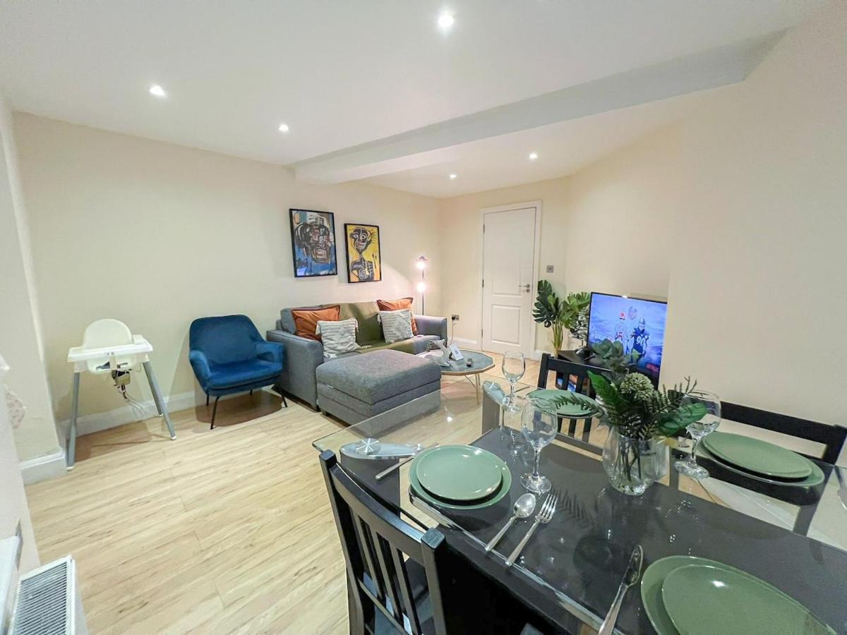 3 Bedroom Apartment With Private Terrace In Pimlico, Westminster, Victoria London Eksteriør bilde